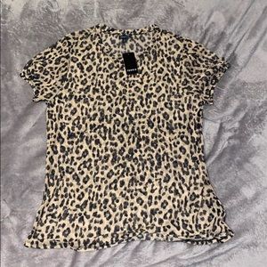 Women’s short sleeve cheetah print top